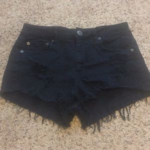 Black AEO shorts